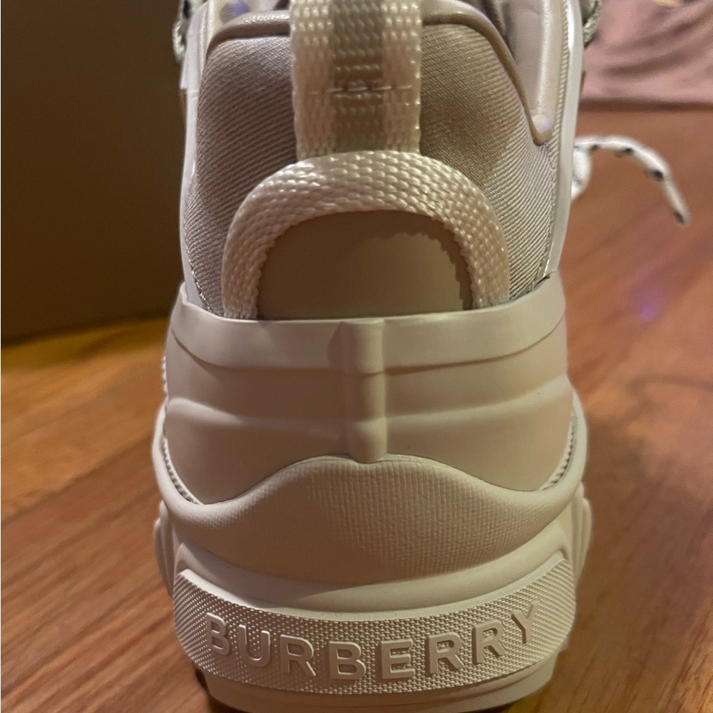 Burberry Arthur Check Sneakers - Picture 11 of 14